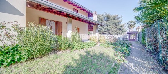 Casa de 3 habitaciónes en Fagnano Olona, Italy No. 100877 28