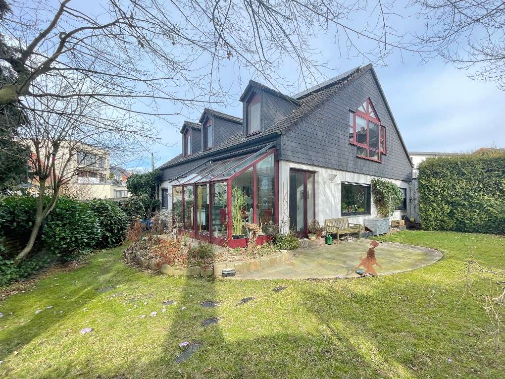 Дом с 5 спальнями в Унна, Германия № 55158