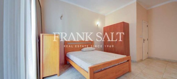 2 bedrooms House in Marsalforn, Malta No. 826 5