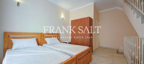 2 bedrooms House in Marsalforn, Malta No. 826 10