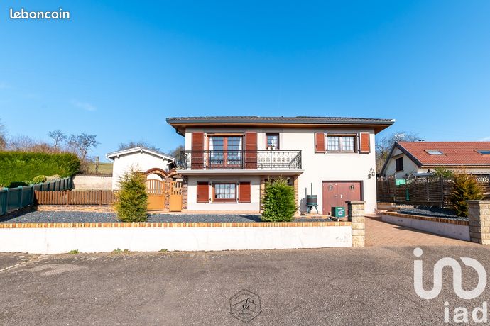 Casa de 5 habitaciónes en Neufchef, France No. 311308