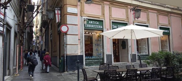 380m² Commercial property in Genoa, Italy No. 271702 3