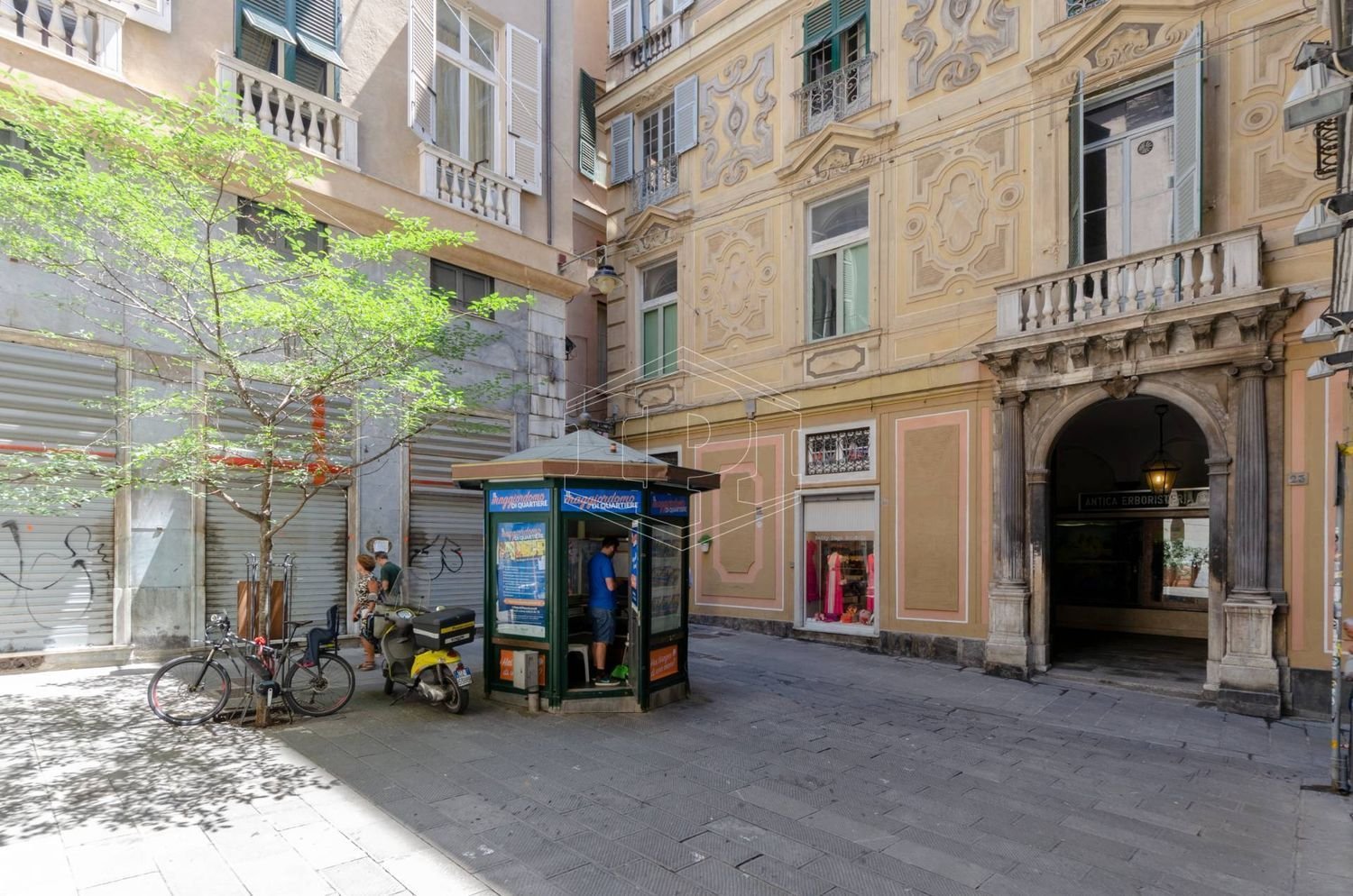 380m² Commercial property in Genoa, Italy No. 271702