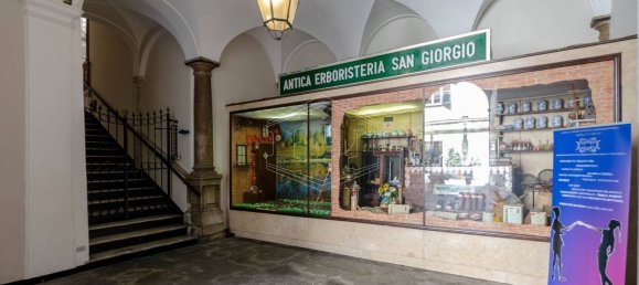 380m² Commercial property in Genoa, Italy No. 271702 5