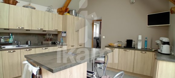 Villa de 4 dormitorios en Saint-Loup, France No. 160856 11