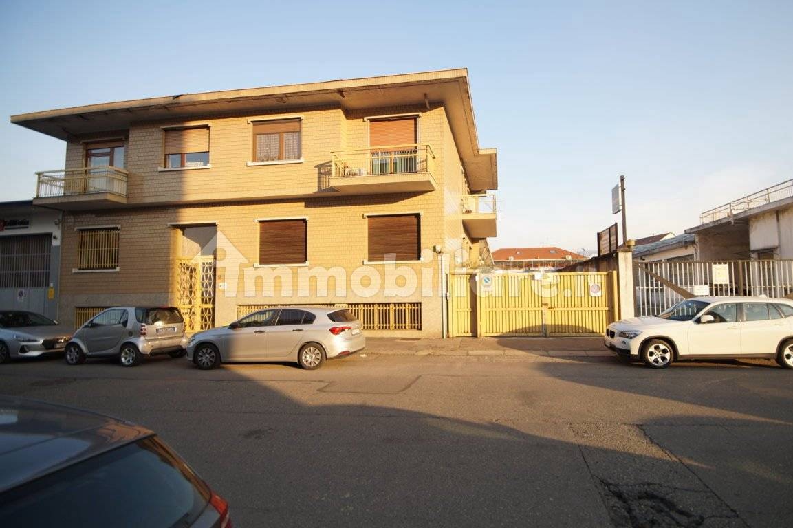 3 rooms Warehouse in Turin, Italy No. 343359