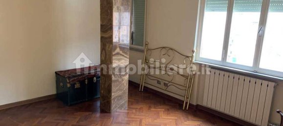 Apartamento de 4 dormitorios en Massa, Italy No. 142321 11