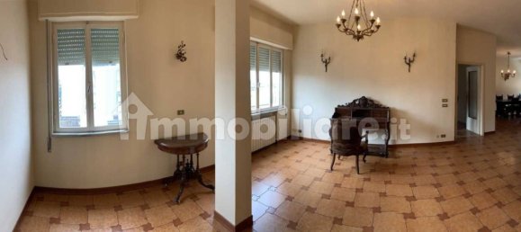 Apartamento de 4 dormitorios en Massa, Italy No. 142321 4