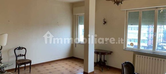 Apartamento de 4 dormitorios en Massa, Italy No. 142321 3