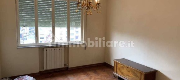 Apartamento de 4 dormitorios en Massa, Italy No. 142321 17