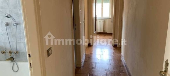 Apartamento de 4 dormitorios en Massa, Italy No. 142321 10