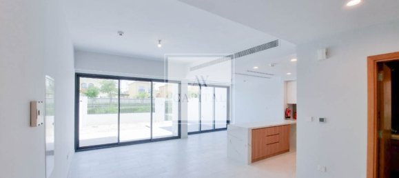 4 bedrooms Villa in Dubai Land, UAE No. 51916 10