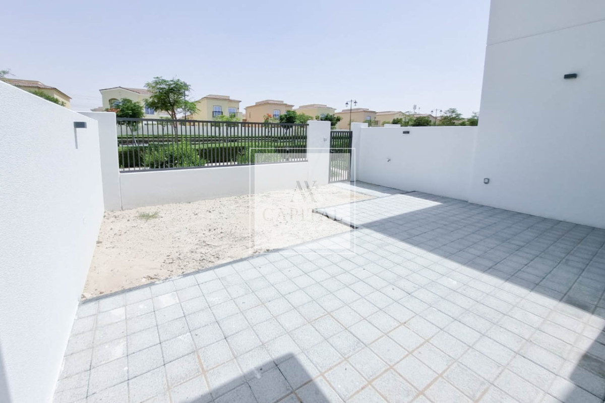 4 bedrooms Villa in Dubai Land, UAE No. 51916