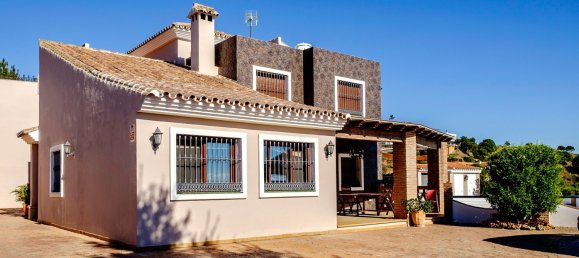 6 bedrooms House in Estepona, Spain No. 102928 14