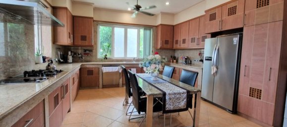 4 bedrooms House in Pattaya, Thailand No. 61501 8