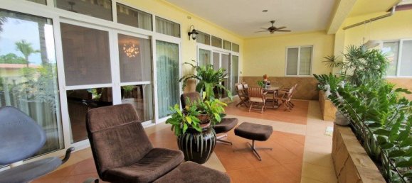 4 bedrooms House in Pattaya, Thailand No. 61501 17