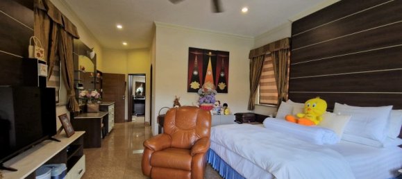 4 bedrooms House in Pattaya, Thailand No. 61501 15