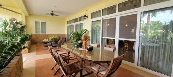 4 bedrooms House in Pattaya, Thailand No. 61501 18