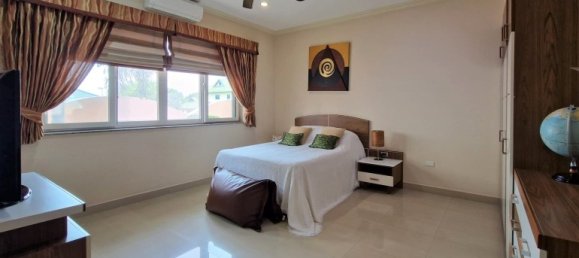4 bedrooms House in Pattaya, Thailand No. 61501 14