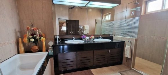 4 bedrooms House in Pattaya, Thailand No. 61501 20