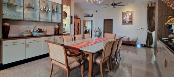 4 bedrooms House in Pattaya, Thailand No. 61501 10