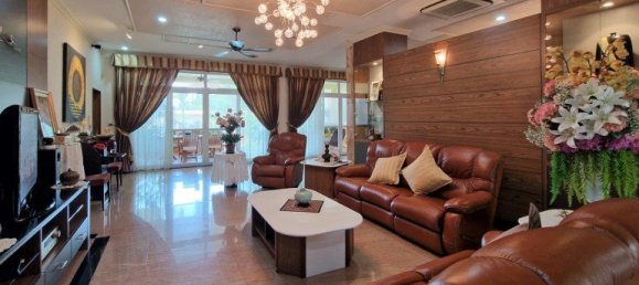 4 bedrooms House in Pattaya, Thailand No. 61501 16
