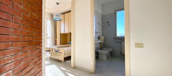 5 rooms Apartment in Massa, Italy No. 199355 12