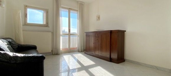 5 rooms Apartment in Massa, Italy No. 199355 3