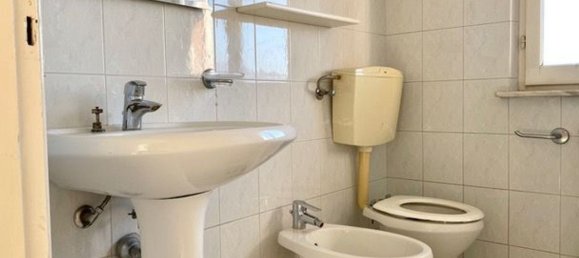 5 rooms Apartment in Massa, Italy No. 199355 11