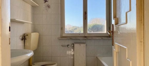 5 rooms Apartment in Massa, Italy No. 199355 10