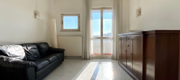 5 rooms Apartment in Massa, Italy No. 199355 2