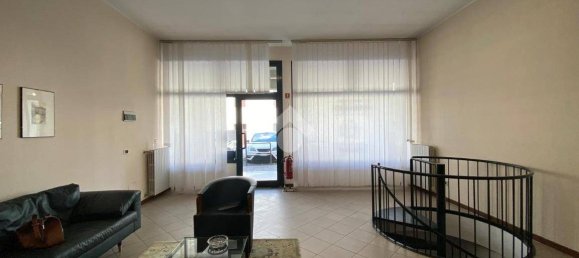 2 rooms Commercial property in Orio al Serio, Italy No. 302210 4