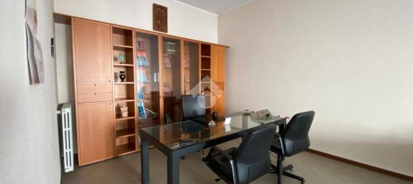2 rooms Commercial property in Orio al Serio, Italy No. 302210 6
