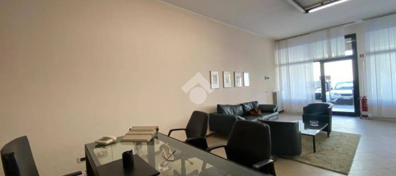 2 rooms Commercial property in Orio al Serio, Italy No. 302210 5