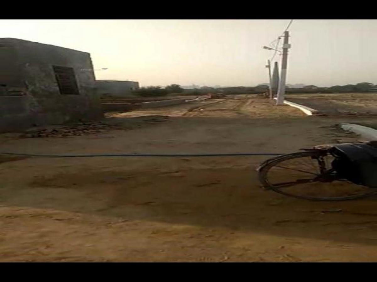  Land in Noida, India No. 31077