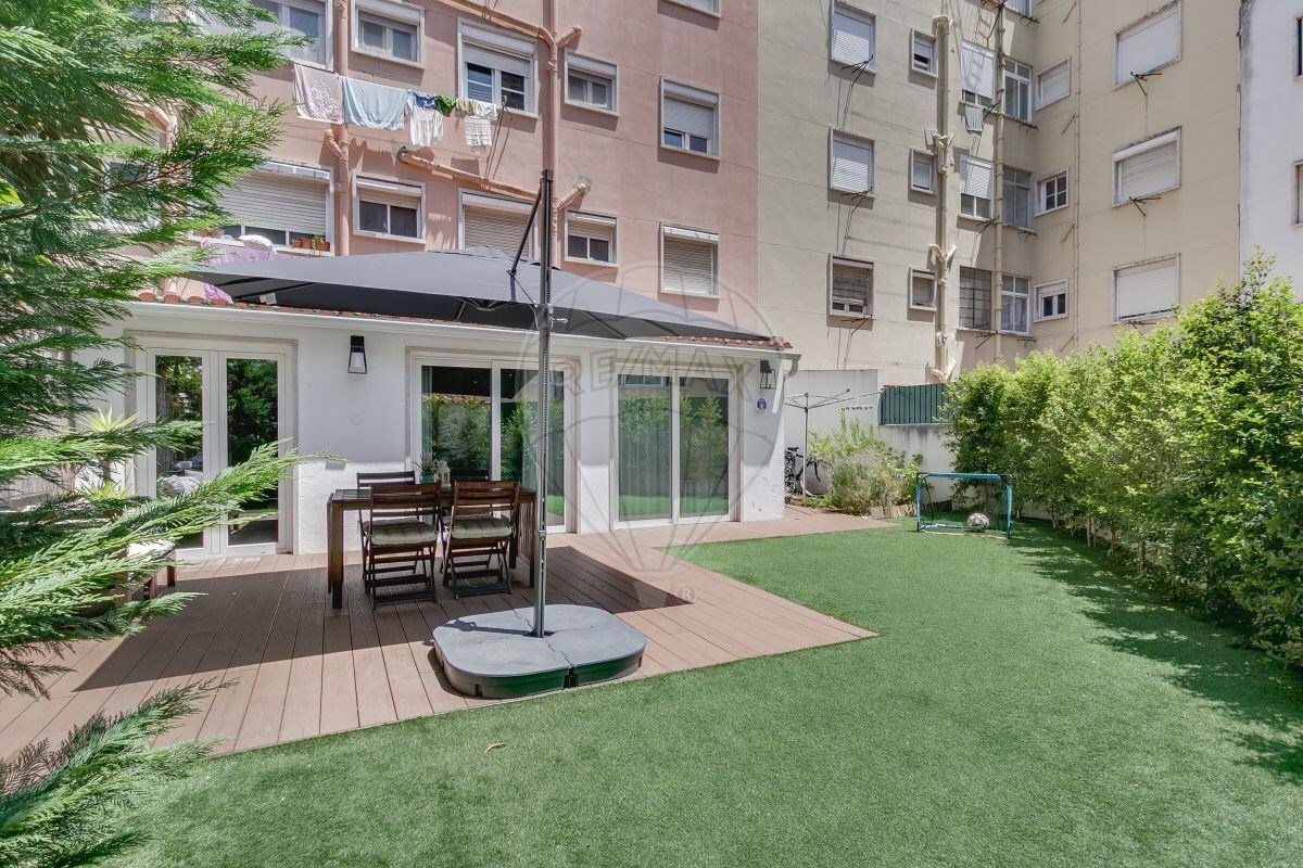 3 bedrooms Apartment in Lisbon, Portugal No. 202696