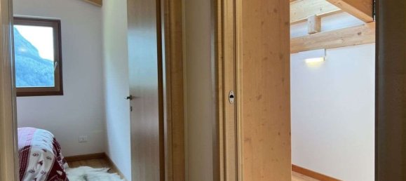 Дом с 5 комнатами в Беллуно, Италия № 280464 10