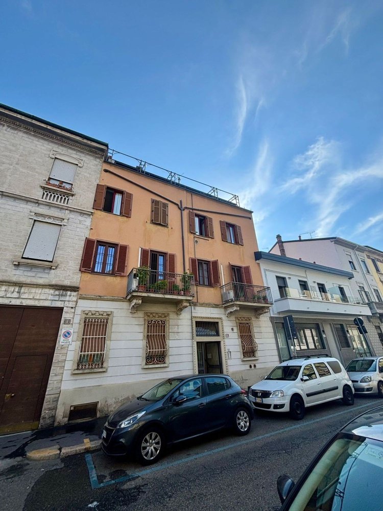 3 Schlafzimmer Wohnung in Milan, Italy, Nr. 383420