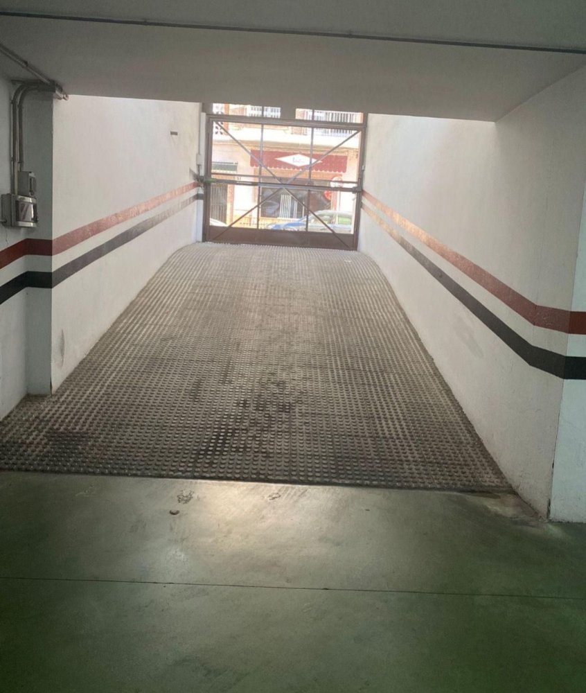  مرآب في Cordoba, Spain رقم 210576