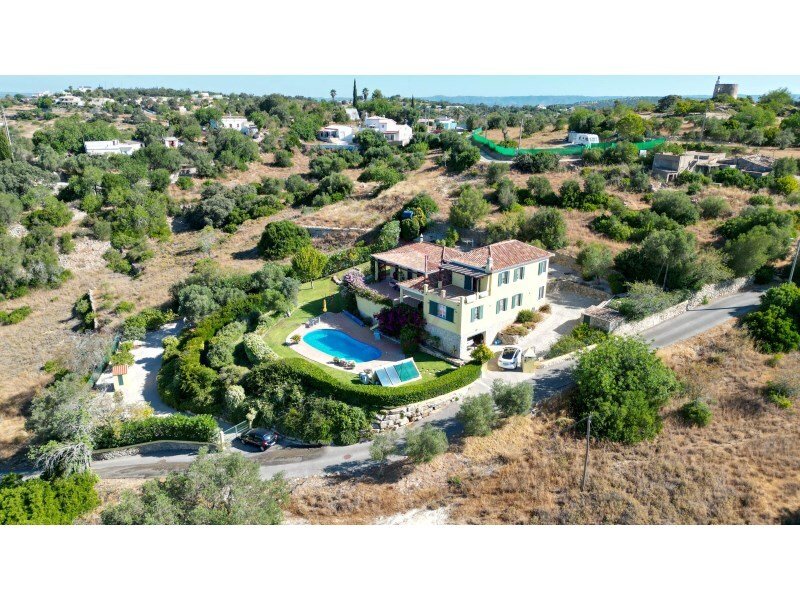 4 bedrooms Villa in Faro, Portugal No. 95841