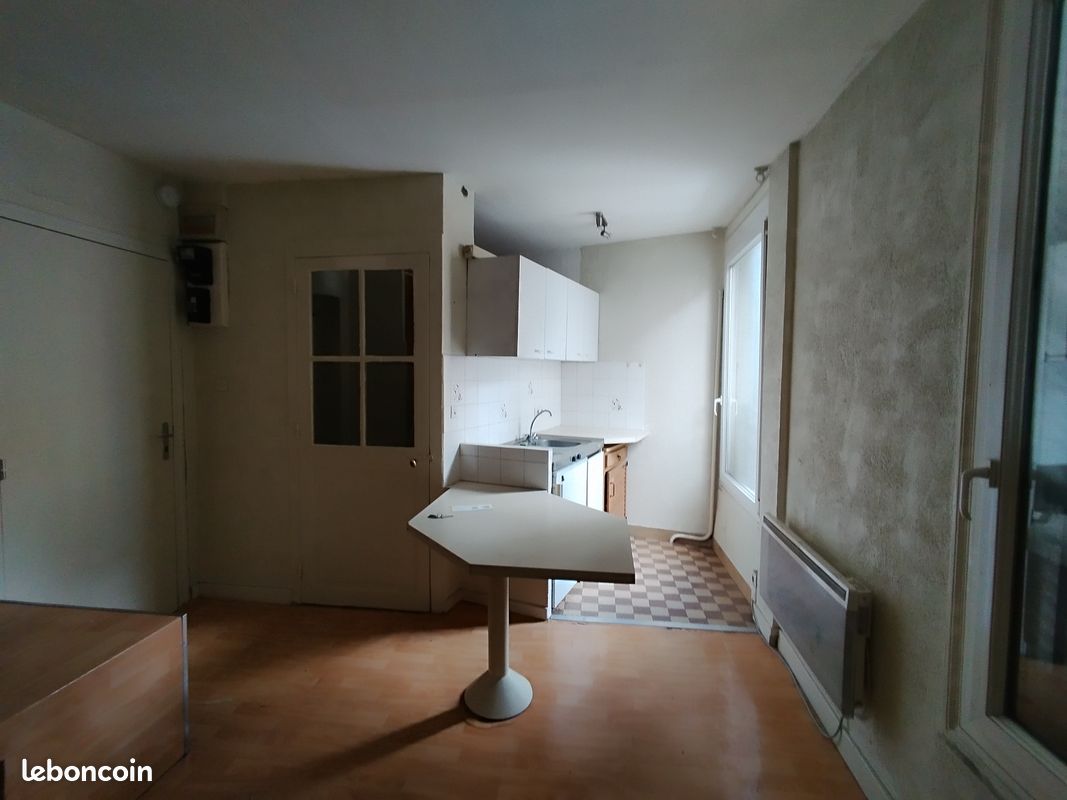 Studio in Grenoble, France No. 288830