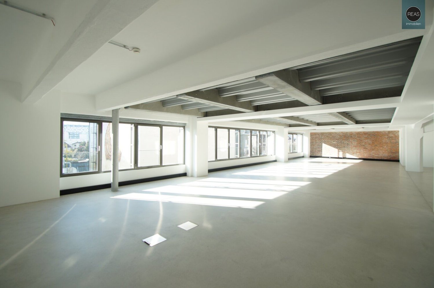 Bureau à Favoriten, Austria 224m² No. 197180