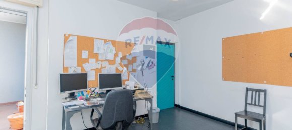 Oficina de 3 habitaciónes en Busto Arsizio, Italy No. 55756 13