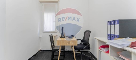 Oficina de 3 habitaciónes en Busto Arsizio, Italy No. 55756 14