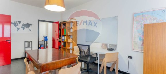 Oficina de 3 habitaciónes en Busto Arsizio, Italy No. 55756 8