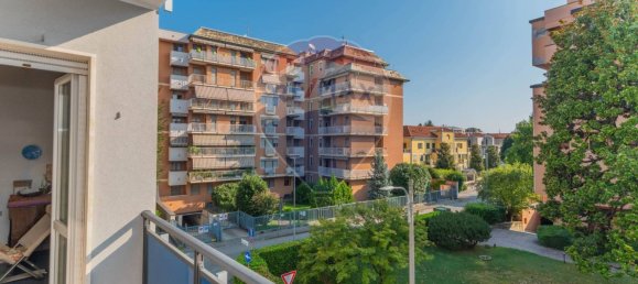 Oficina de 3 habitaciónes en Busto Arsizio, Italy No. 55756 18