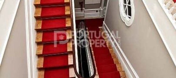 537m² Building in Porto, Portugal No. 142182 32