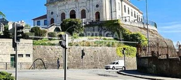 537m² Building in Porto, Portugal No. 142182 15