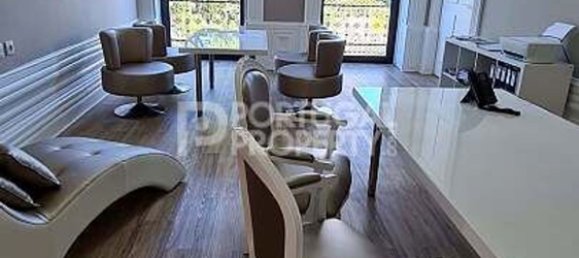 537m² Building in Porto, Portugal No. 142182 7