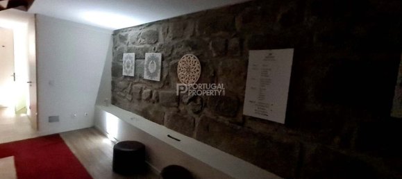 537m² Building in Porto, Portugal No. 142182 13